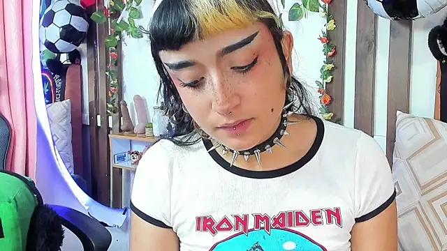 MeowMota_ live cam on StripChat