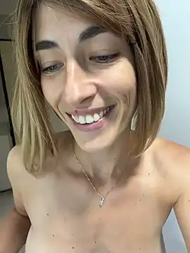 sugarlily24 - SugarLily24's free webcam