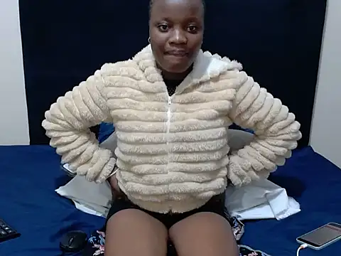 KinkyPetite18 webcam
