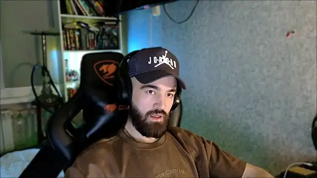 _Serious_Man webcam