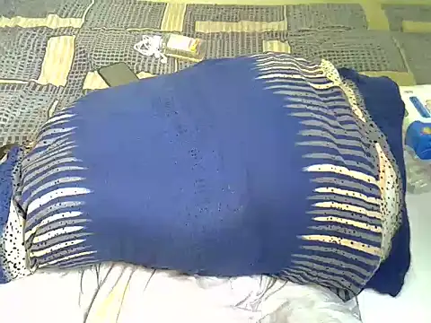 Pearl_petite webcam