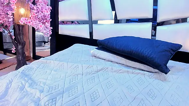 TessaCooper1 live cam on StripChat
