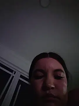 Pretty_Julieta webcam