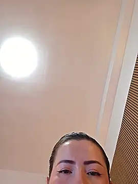 NeredaXxx webcam