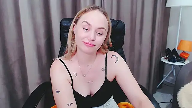 LiluMoon__ webcam