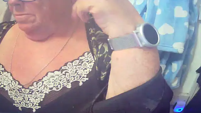 Playful_MILF_Demi webcam