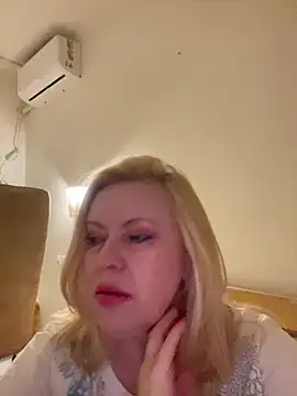 JanieLight53 webcam