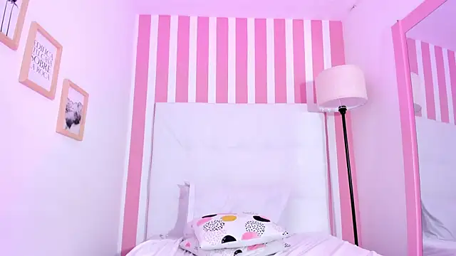 AlinaSimmons webcam