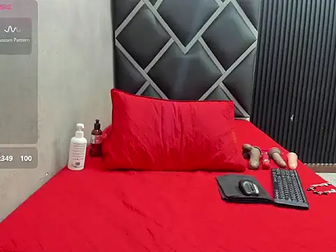 marymarr-23 - Marymarr-23's free webcam - UK Sex Cams