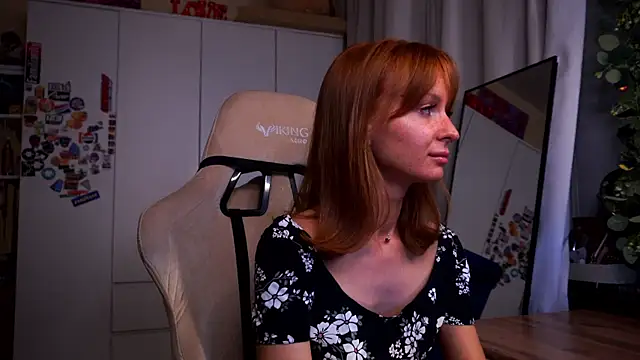 Liuba_Fox webcam