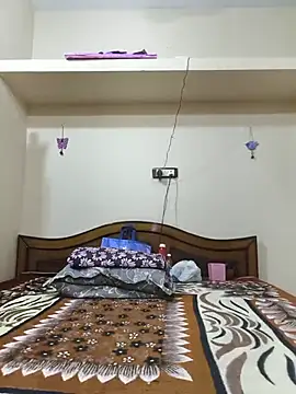 Tamil_Ishu live cam on StripChat