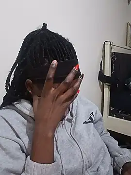 GoldenEbony1 live cam on StripChat