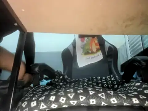 NovinhoSafado18 live cam on StripChat