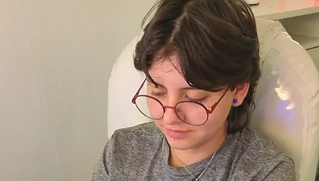 Nathaly_ds live cam on StripChat