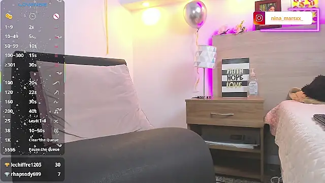 Nina-Mars live cam on StripChat