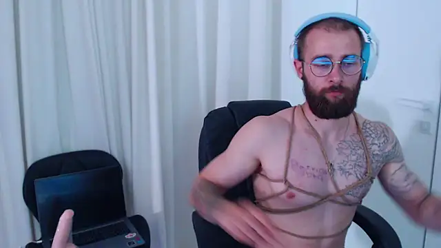 Chris_Dragon webcam