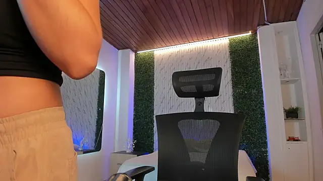 zoe_linss webcam