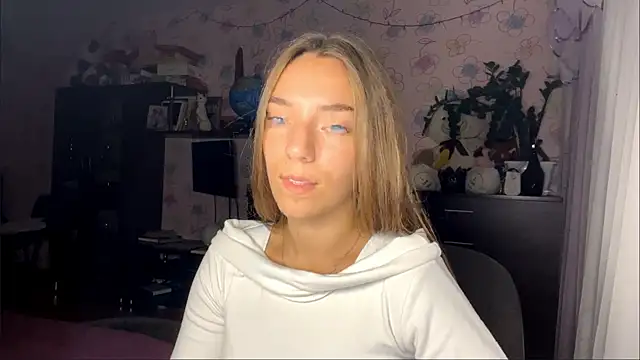 TanyaSavela live cam on StripChat
