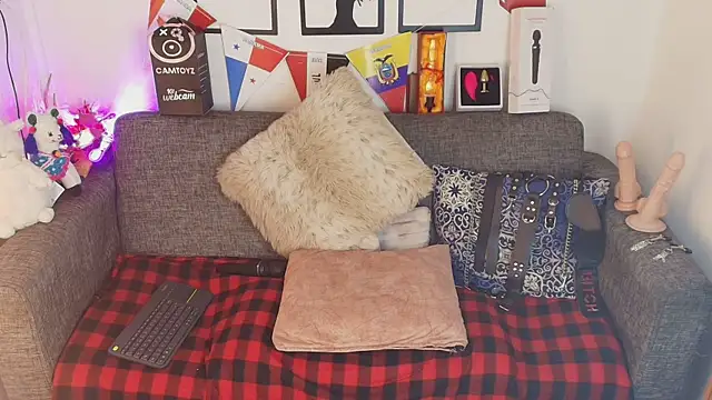 Angelabrowm webcam