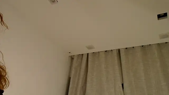 Sky_sparkle live cam on StripChat