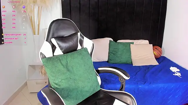 Erika_and_helena webcam