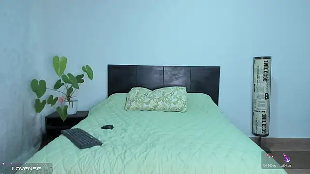 sarahredi webcam