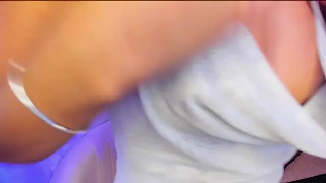Harii_02 live cam on StripChat
