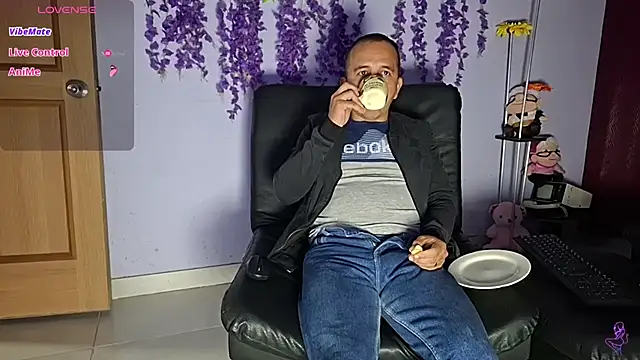 GreisyAndHazzan live cam on StripChat