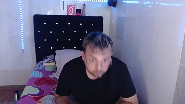 Jeilou live cam on StripChat