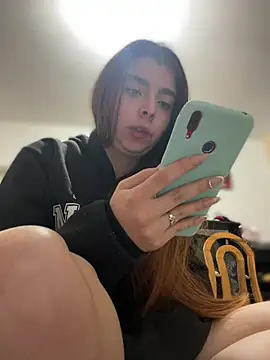 Cloew_Marz webcam