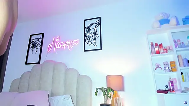 NaomiAsha live cam on StripChat