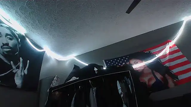 cw1ss (M twink) - take pants off