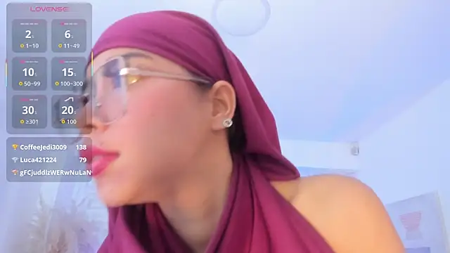 naishaa_ webcam