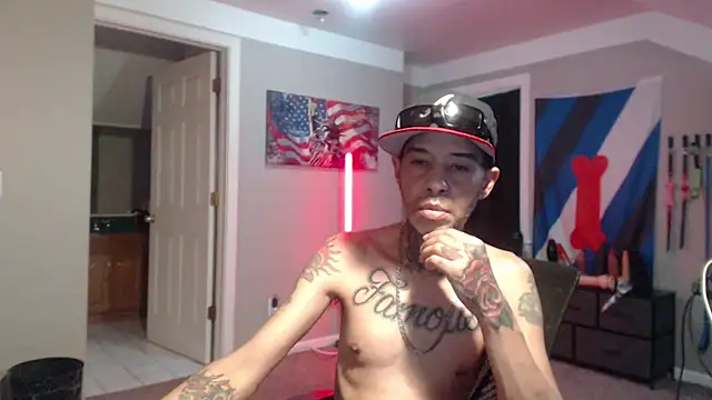 Michigan9000 live cam on StripChat