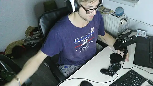 stephpra94 (M young) - Nackt ausziehen
