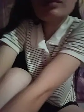 Hilary-123 webcam