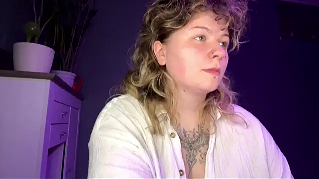 YoungAlina webcam