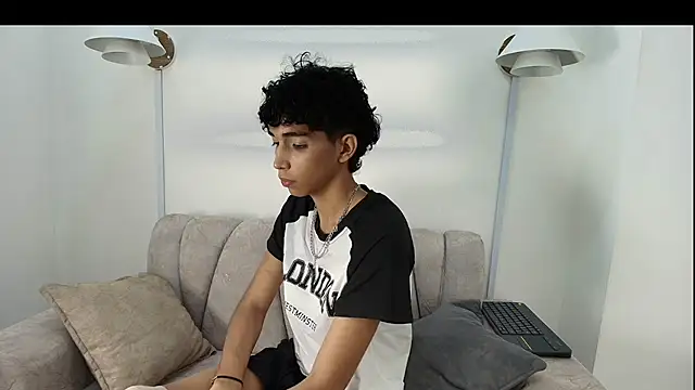 ero_boy40 live cam on StripChat
