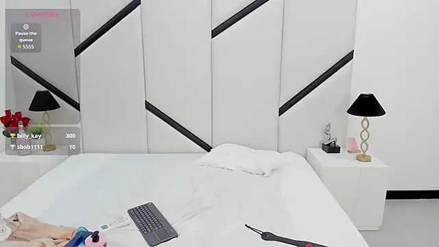 CarlaLinares live cam on StripChat