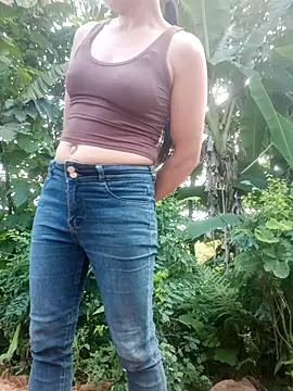 Bella-lynlyn webcam