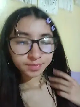 Ema_01 live cam on StripChat