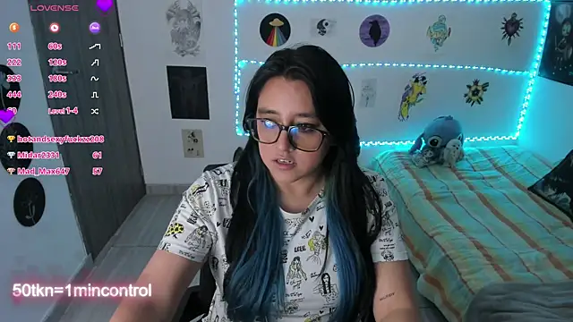Cherry_blush_ live cam on StripChat