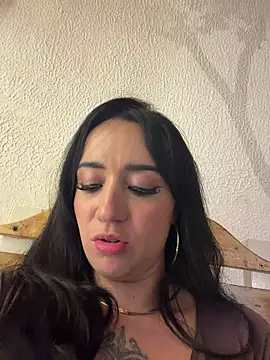 EmmyEvans1 live cam on StripChat