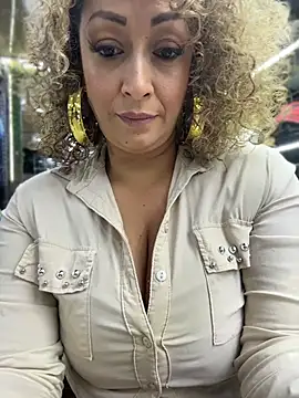 Katti_Barrera webcam