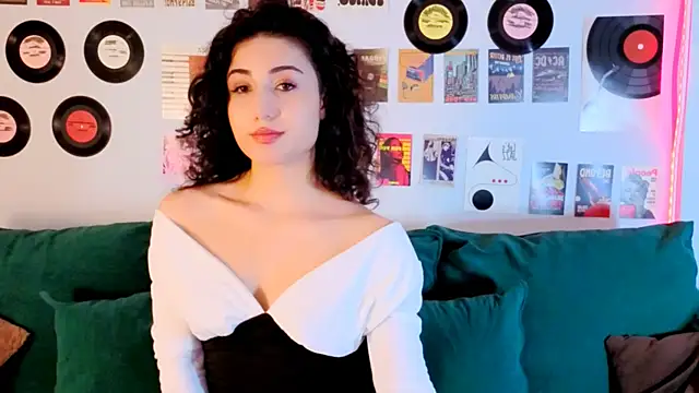 Maya_Rogerss webcam