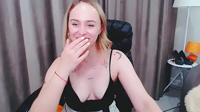 LiluMoon__ webcam