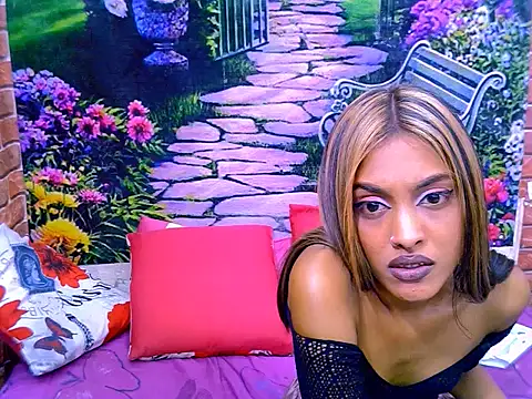 IndianPretty14u2Luv webcam
