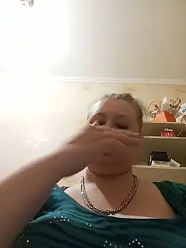 KiraStanton webcam