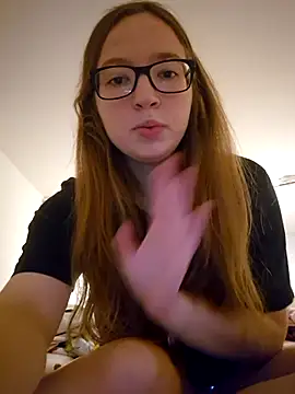Freaky-Doll webcam