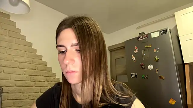 ZaraGuyette live cam on StripChat